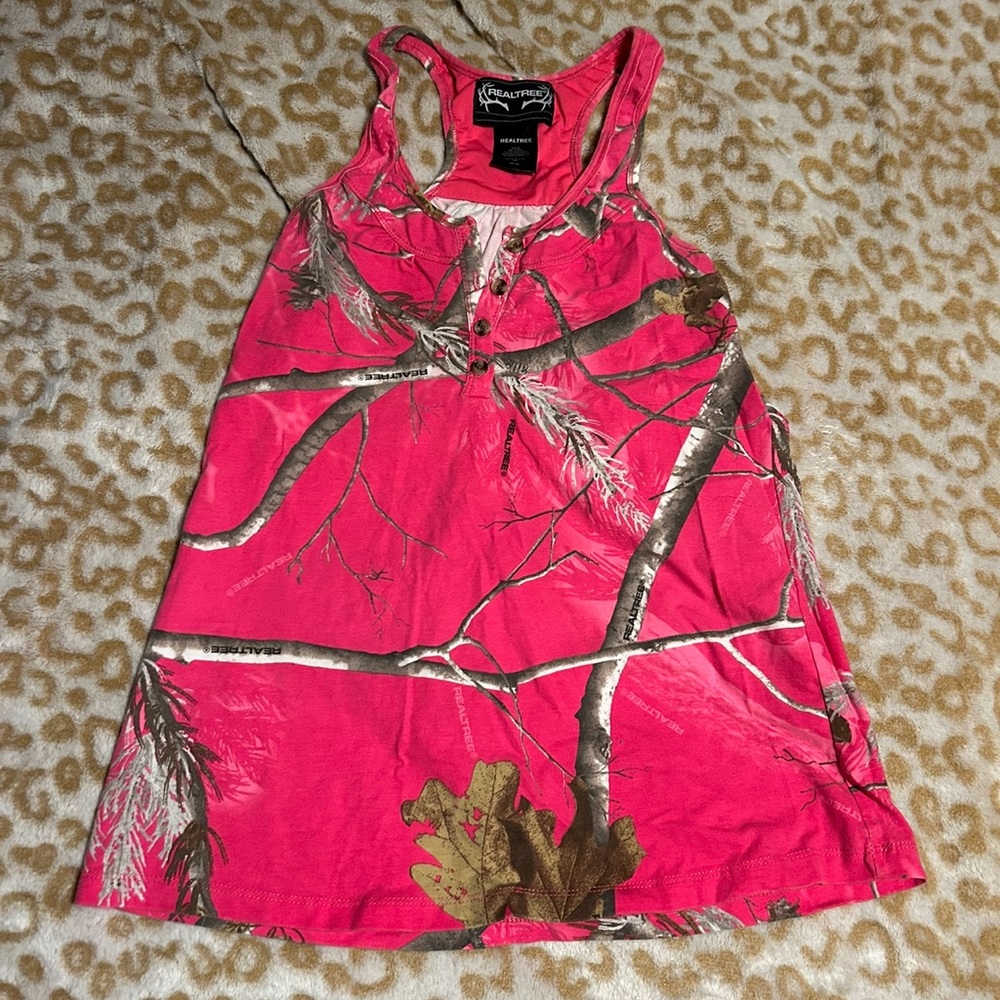 Hot Pink RealTree Tank